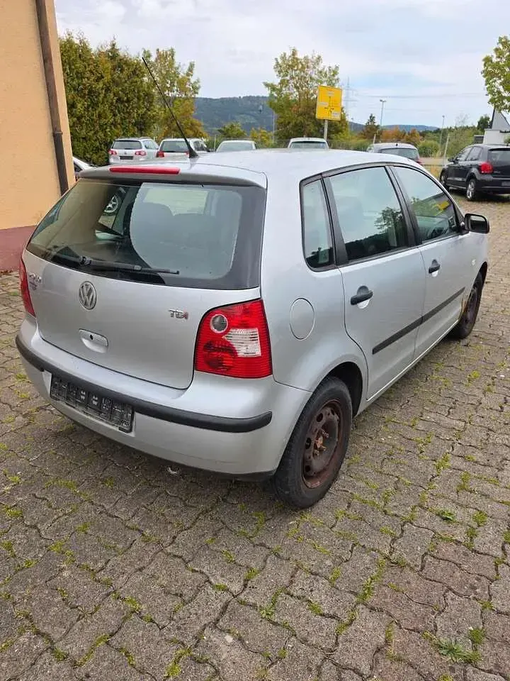 Gebraucht VW Polo 75 PS (55 kW) 2003 Silber Limousine