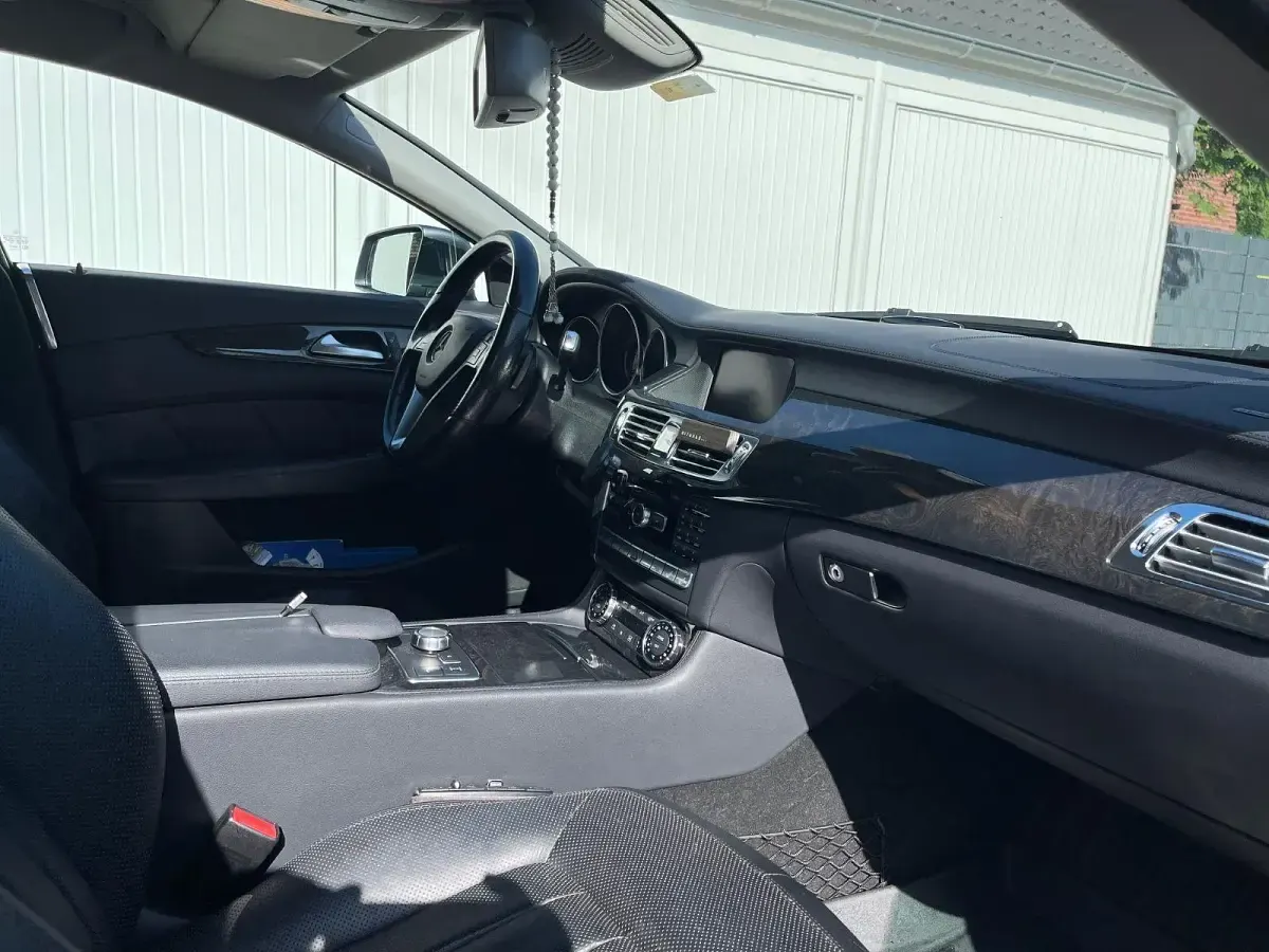 Gebraucht Mercedes CLS350 265 PS (194 kW) 2011 Grau Coupé