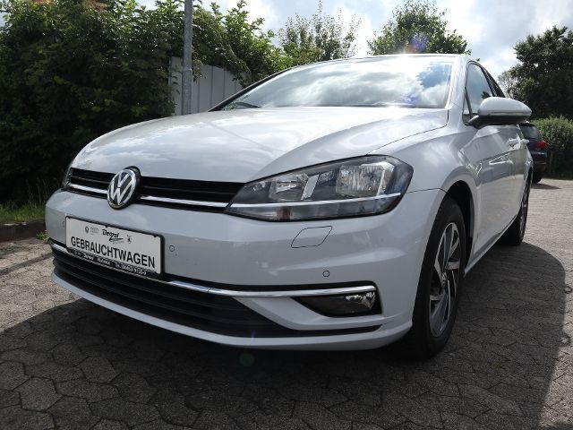 Gebraucht VW Golf VII Sound 86 PS (63 kW) 2017 White silver metallic Limousine