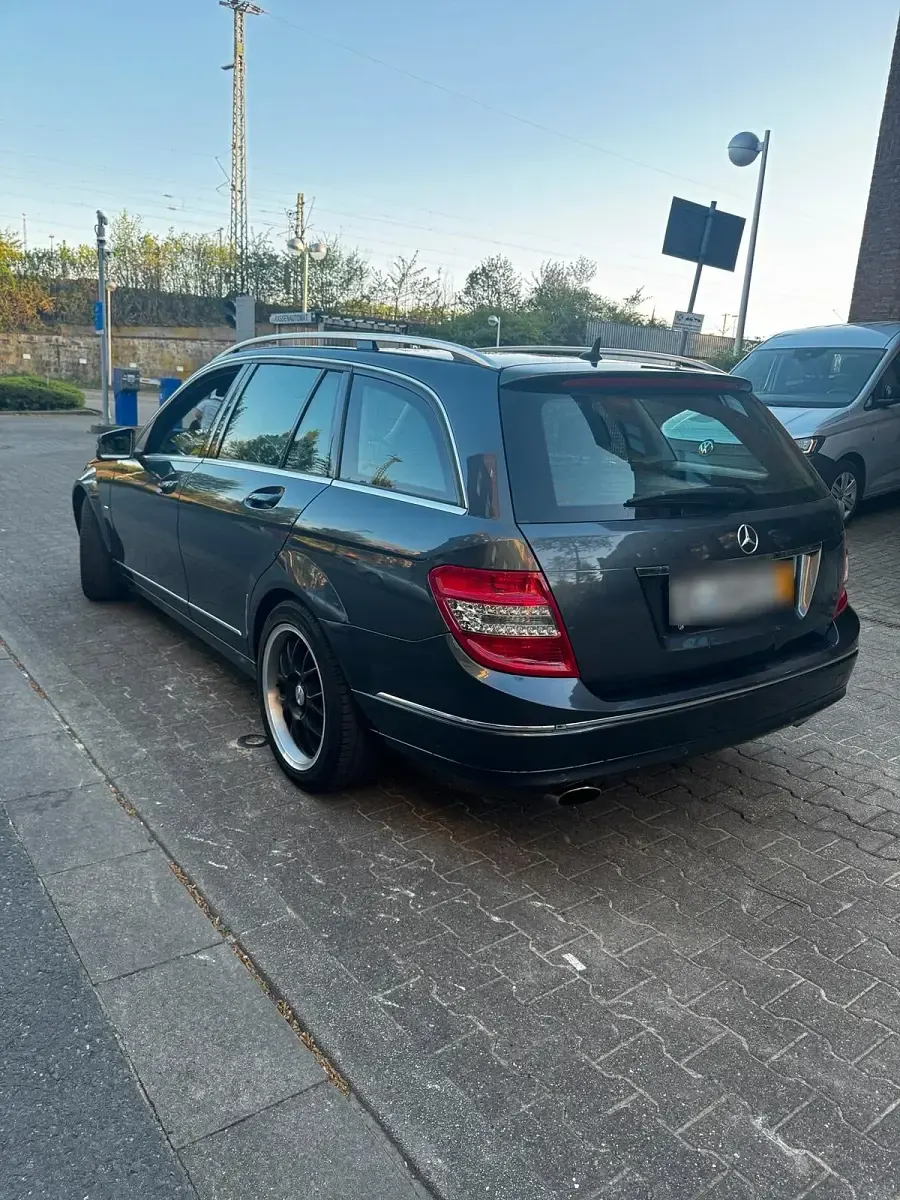 Gebraucht Mercedes C220 170 PS (125 kW) 2010 Grau Kombi