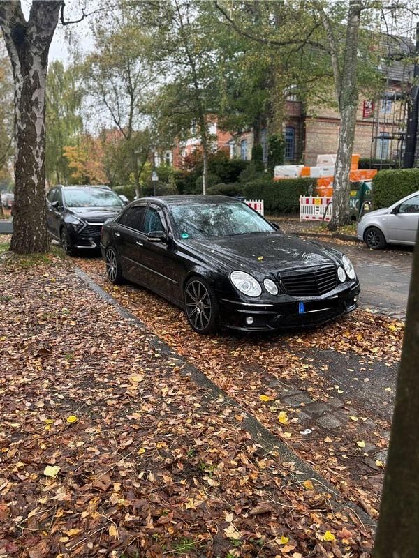 Gebraucht Mercedes E320 Avantgarde 224 PS (164 kW) 2008 Schwarz Limousine