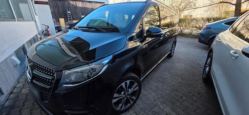 Gebraucht Mercedes V300 237 PS (174 kW) 2024 Schwarz Van / Kleinbus