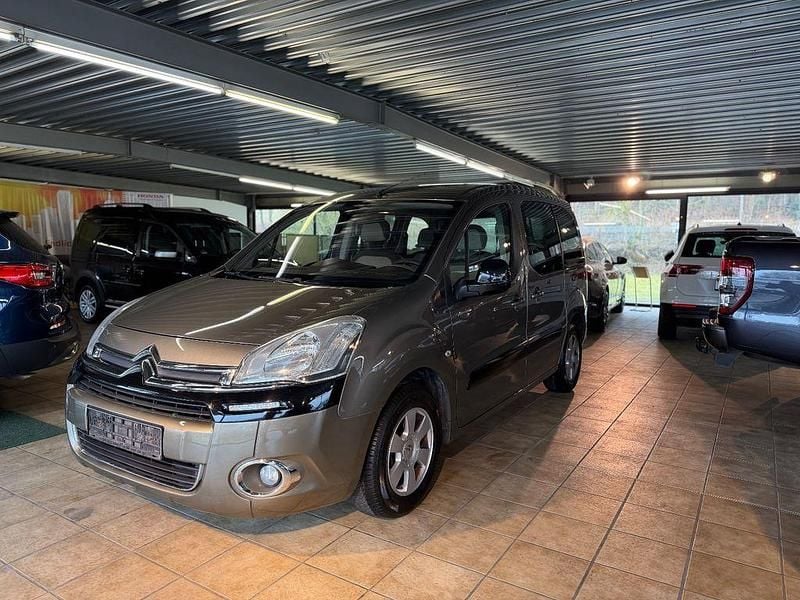 Gebraucht Citroën Berlingo SELECTION 92 PS (67 kW) 2013 Braun Van / Kleinbus
