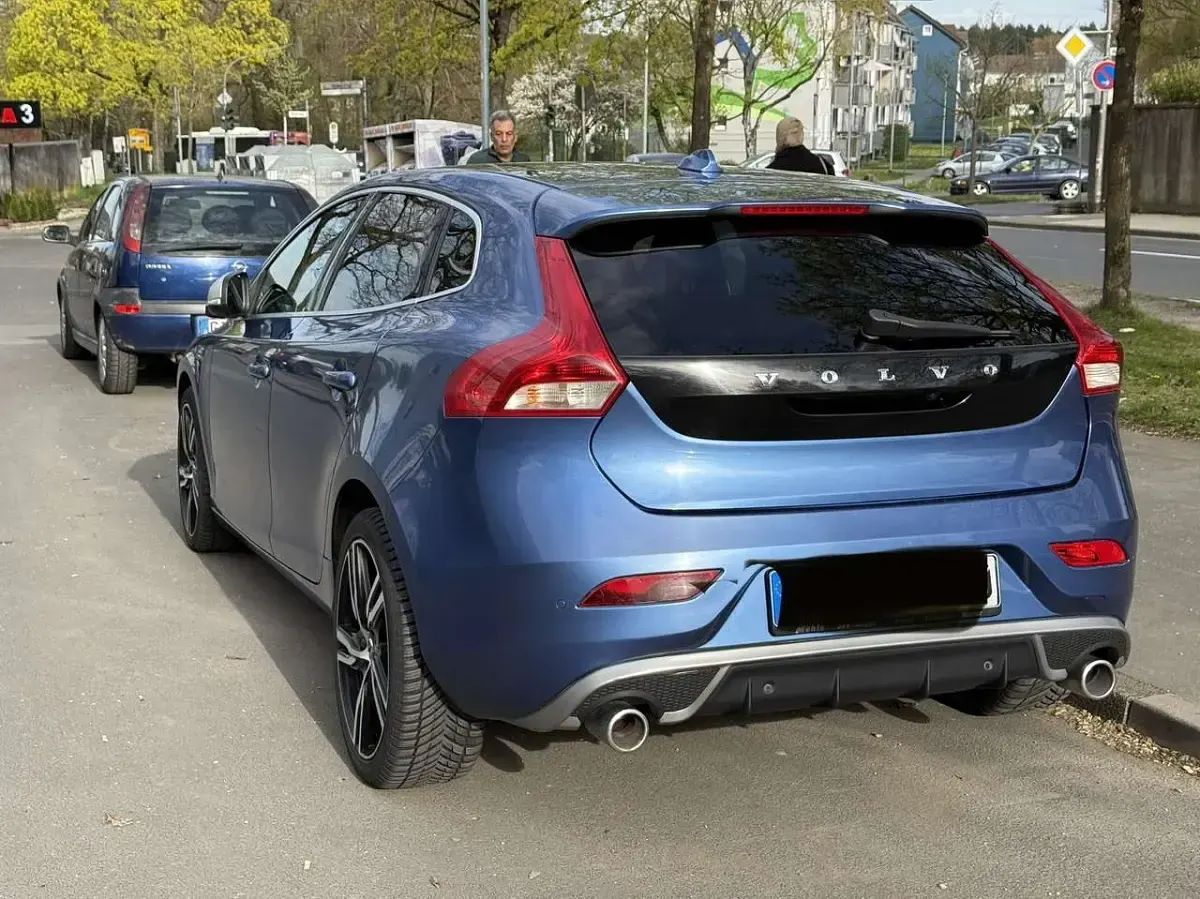 Gebraucht Volvo V40 R-Design 120 PS (88 kW) 2017 Limousine