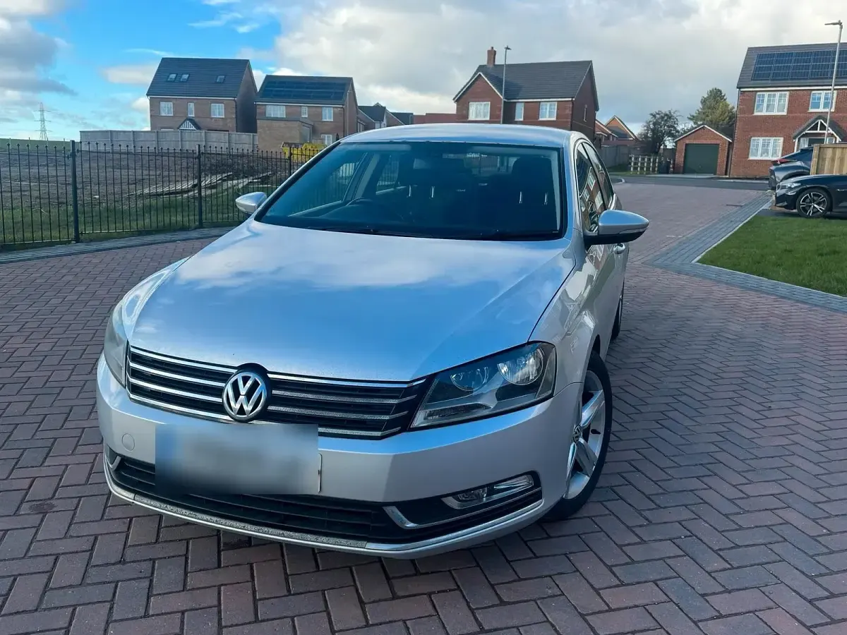 Gebraucht VW Passat 140 PS (102 kW) 2011 Silber Limousine