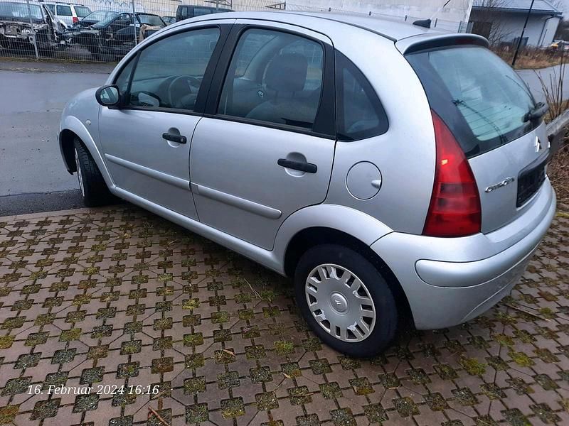 Silber Gebraucht 2003 Citroën C3 Kleinwagen | 1.850 € (Teuer) - Bild 1/4