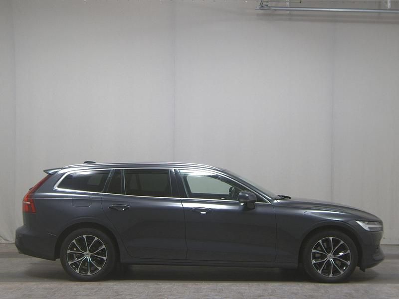 Grau Gebraucht 2020 Volvo V60 Momentum Kombi | 19.680 € (Fairer Preis) - Bild 1/4