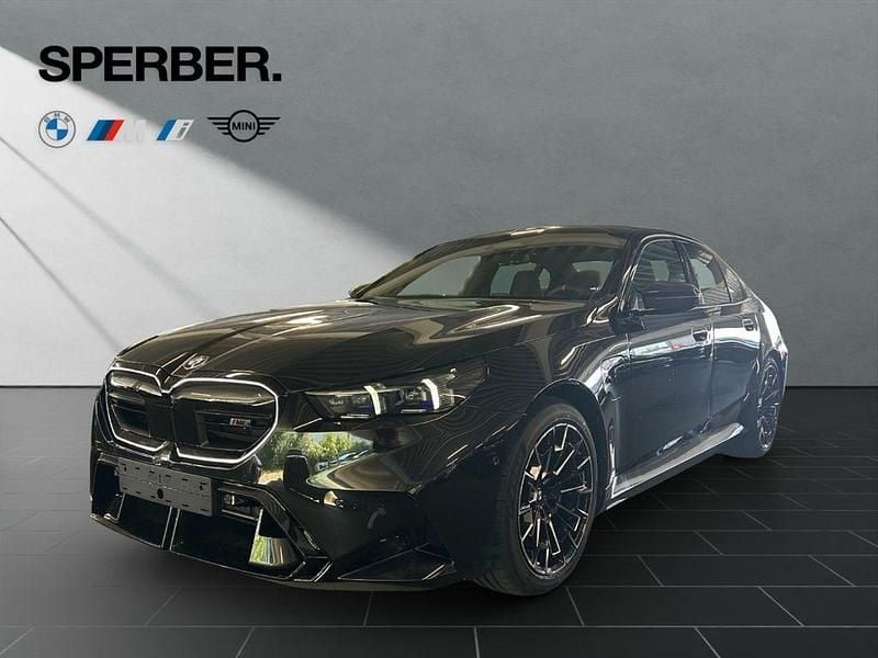 Schwarz Neu 2025 BMW M5 Sport Line Limousine | 137.480 € (Superpreis) - Bild 1/4