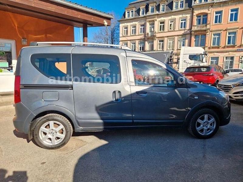 Gebraucht Dacia Dokker Celebration 90 PS (66 kW) 2018 Grau Van / Kleinbus