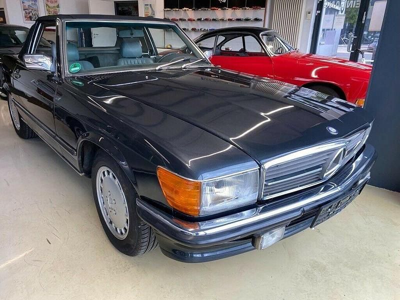 Schwarz Gebraucht 1987 Mercedes SL300 Cabrio | 34.600 € - Bild 1/4