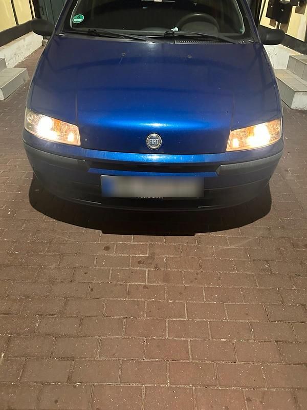 Blau Gebraucht 2004 Fiat Punto Kleinwagen | 750 € - Bild 1/4
