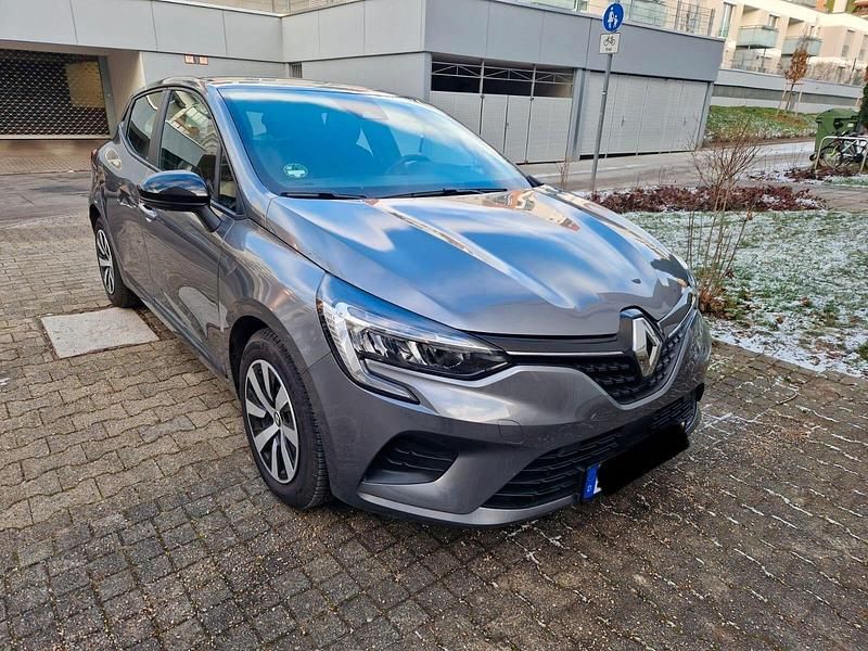 Grau Gebraucht 2023 Renault Clio V Equilibre Kleinwagen | 13.500 € - Bild 1/4