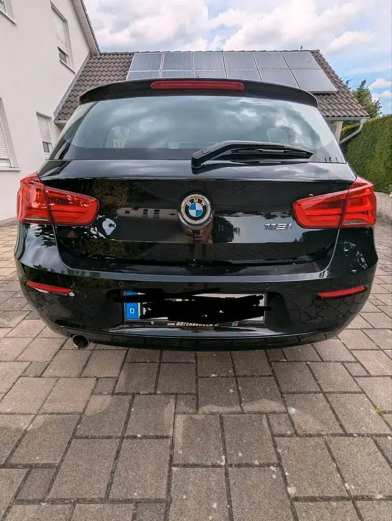 Gebraucht BMW 118 Advantage 136 PS (100 kW) 2019 Schwarz Kleinwagen