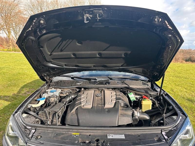 Gebraucht VW Touareg 262 PS (192 kW) 2016 Schwarz SUV