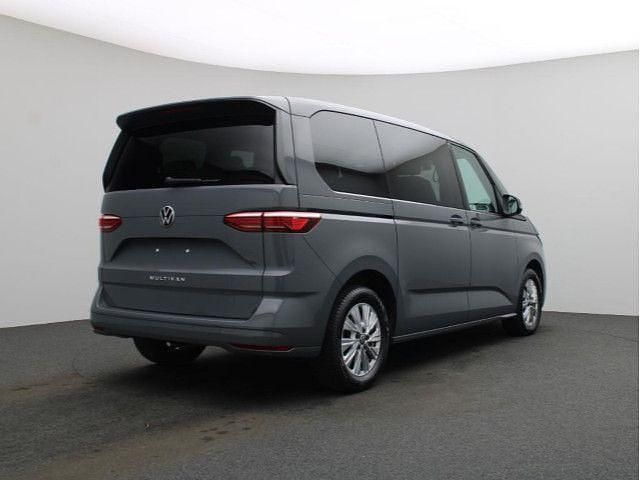Gebraucht VW Multivan Basis 150 PS (110 kW) 2024 Grau Van