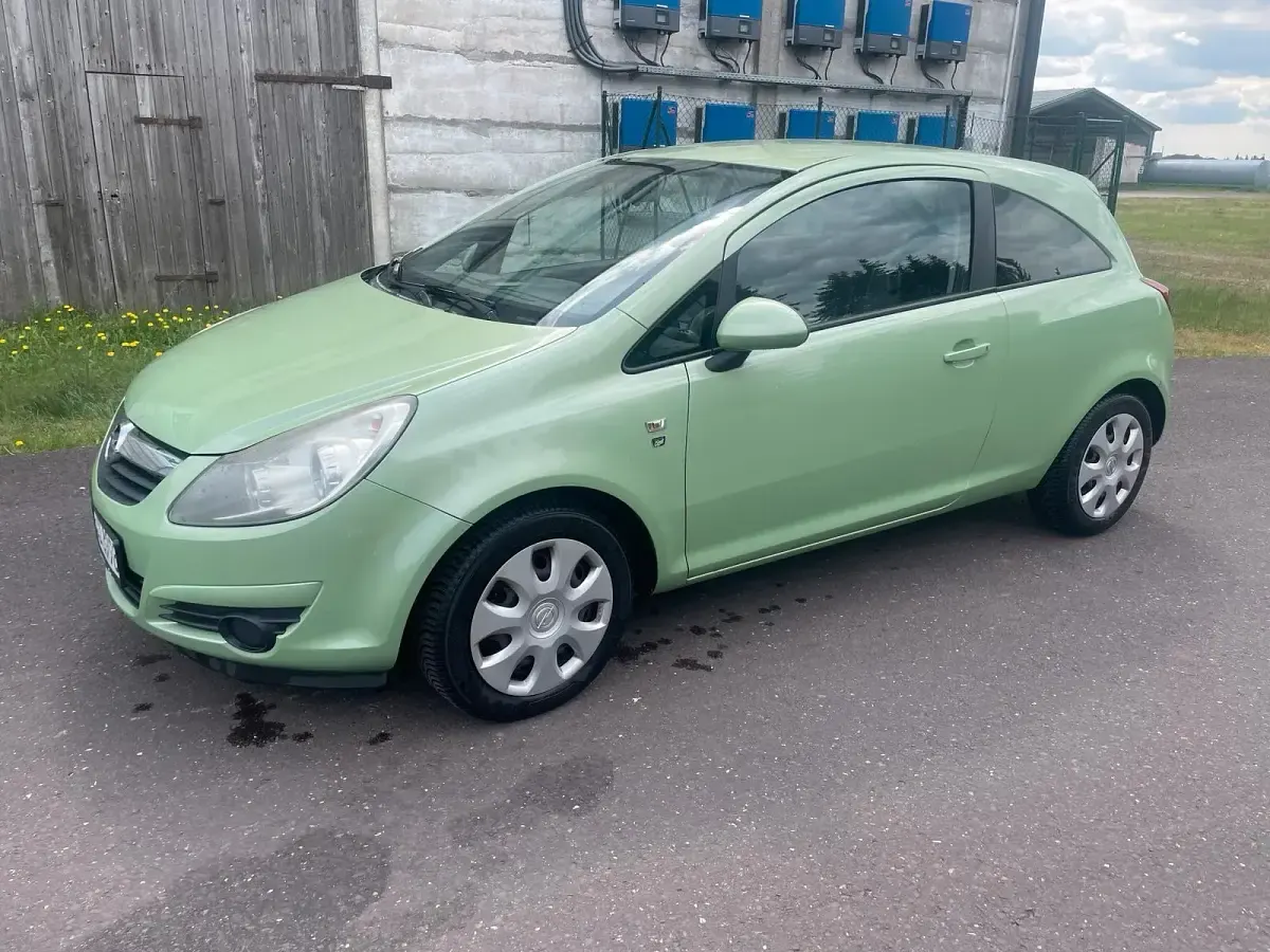 Używany Opel Corsa 75 KM (55 kW) 2010 Zielony Hatchback