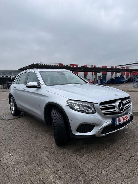Gebraucht Mercedes GLC220 170 PS (125 kW) 2018 Silber SUV