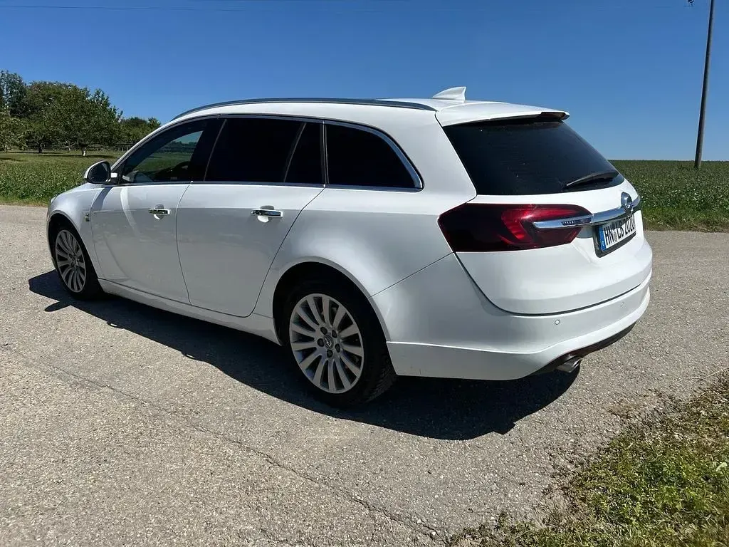Gebraucht Opel Insignia Sport 170 PS (125 kW) 2016 Weiß Kombi