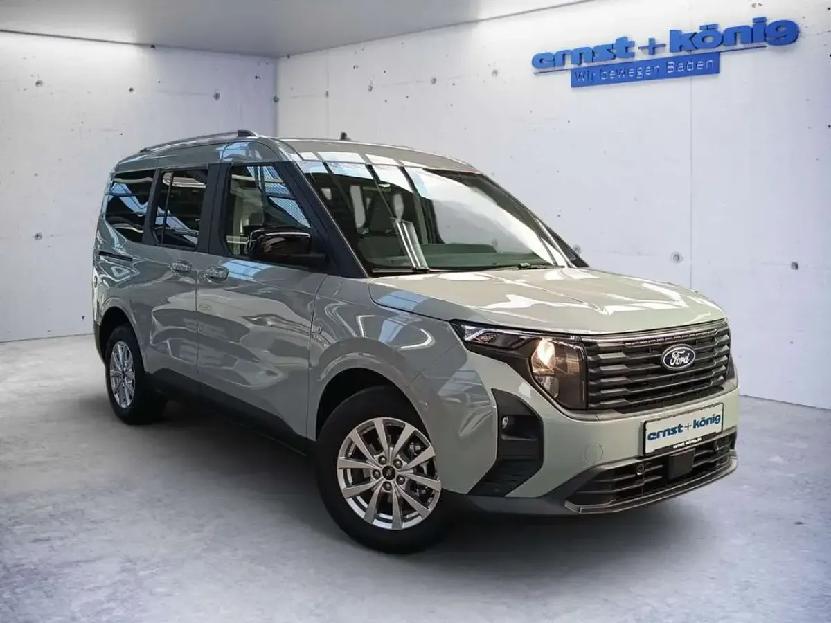 Gebraucht Ford Tourneo Courier Titanium 125 PS (91 kW) 2025 Grau Van / Kleinbus