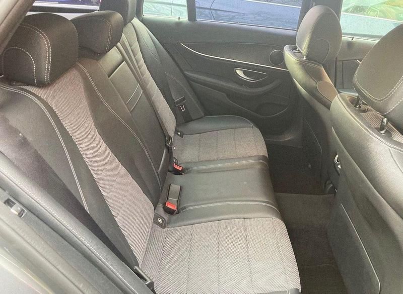 Gebraucht Mercedes E220 194 PS (142 kW) 2018 Grau Kombi