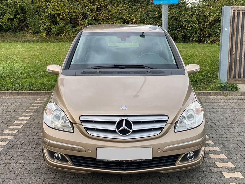 Gebraucht Mercedes B180 109 PS (80 kW) 2005 Gold Van / Kleinbus