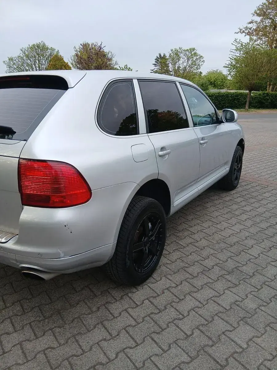 Second-hand Porsche Cayenne 340 CP (250 kW) 2006 Argintiu SUV