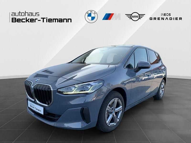 Gebraucht BMW 220 Active Tourer 156 PS (114 kW) 2025 Grau Van / Kleinbus