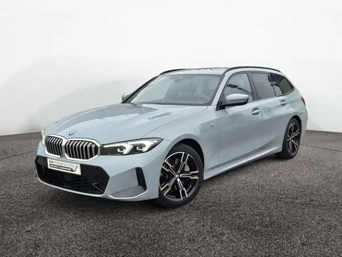 Gebraucht BMW 330 M Sport 245 PS (180 kW) 2025 Grau Kombi