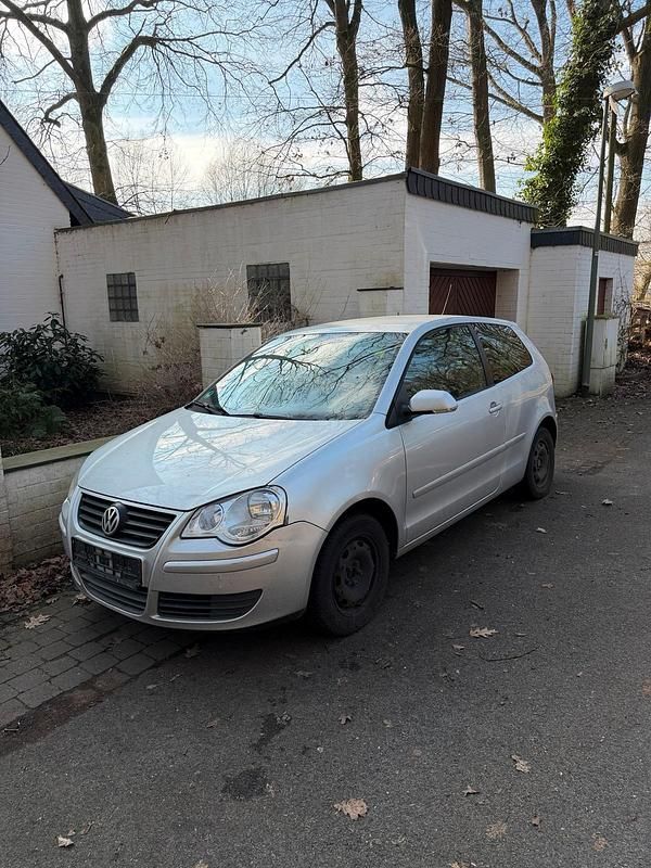Gebraucht VW Polo 60 PS (44 kW) 2009 Silber Kleinwagen
