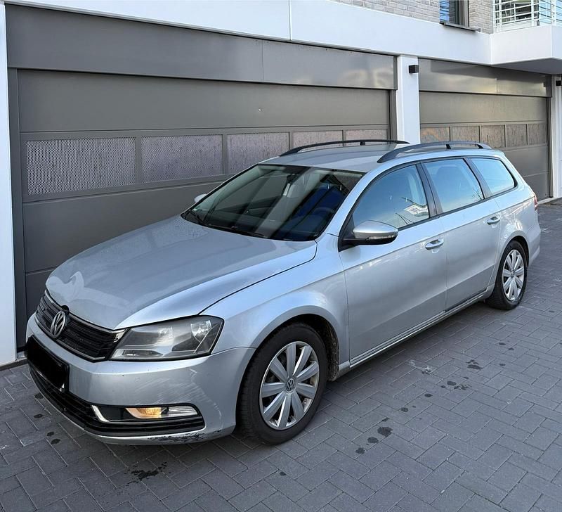 Gebraucht VW Passat 105 PS (77 kW) 2012 Silber Kombi