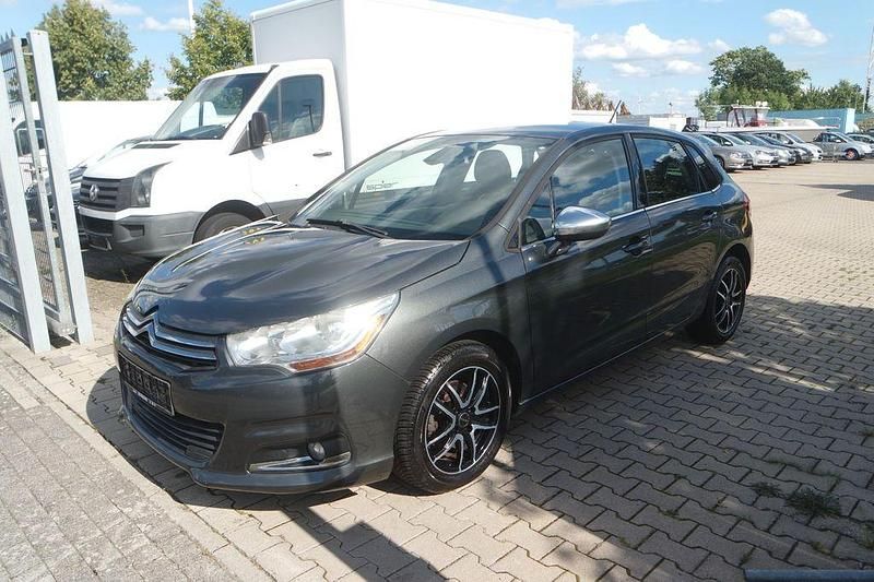 Grau Gebraucht 2014 Citroën C4 SELECTION Limousine | 4.560 € (Guter Preis) - Bild 1/4