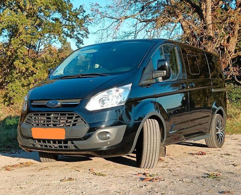Schwarz Gebraucht 2016 Ford Tourneo Business Edition Van / Kleinbus | 22.999 € (Guter Preis) - Bild 1/4