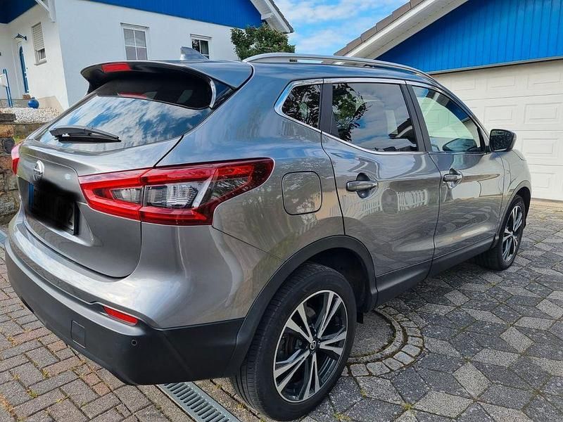 Grau Gebraucht 2019 Nissan Qashqai Acenta SUV | 18.700 € (Fairer Preis) - Bild 1/4