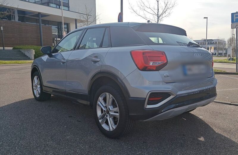 Gebraucht Audi Q2 Ambiente 110 PS (80 kW) 2022 Silber SUV
