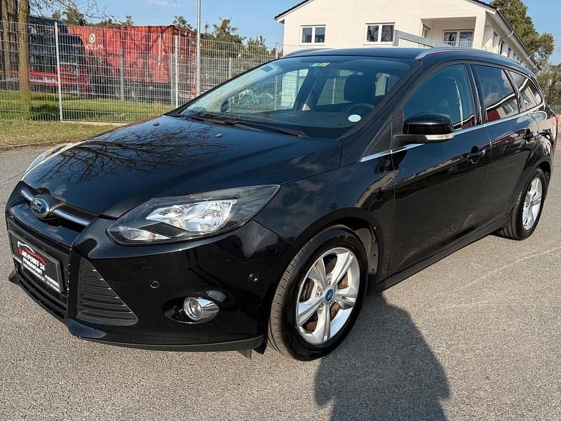 Gebraucht Ford Focus Titanium 125 PS (91 kW) 2012 Schwarz Kombi