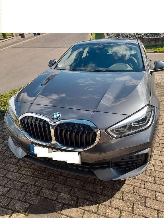 Grau Gebraucht 2019 BMW 118 Advantage Kleinwagen | 17.200 € (Guter Preis) - Bild 1/4