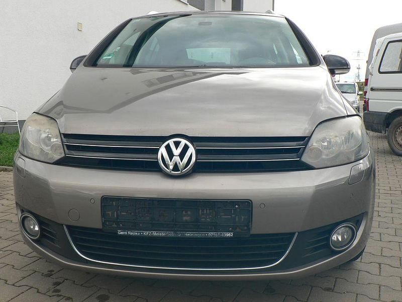 Braun Gebraucht 2011 VW Golf Plus Cross Style Van / Kleinbus | 6.700 € (Guter Preis) - Bild 1/4