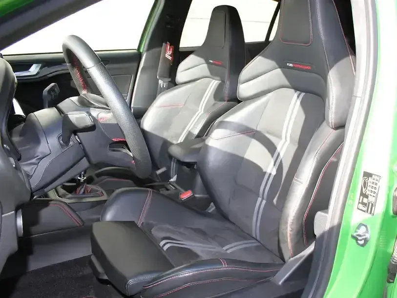 Używany Ford Focus ST 280 KM (205 kW) 2022 Zielony Sedan/Limuzyna