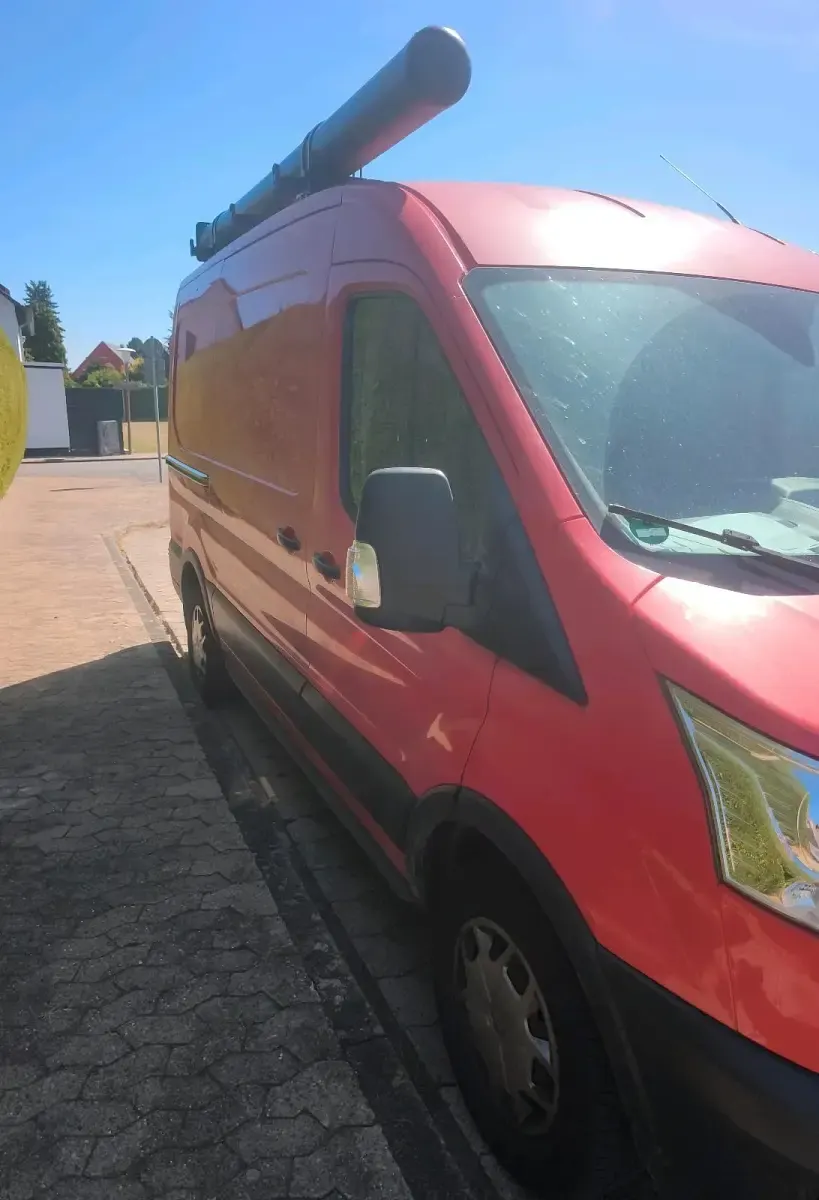 Gebraucht Ford Transit 170 PS (125 kW) 2016 Rot Van