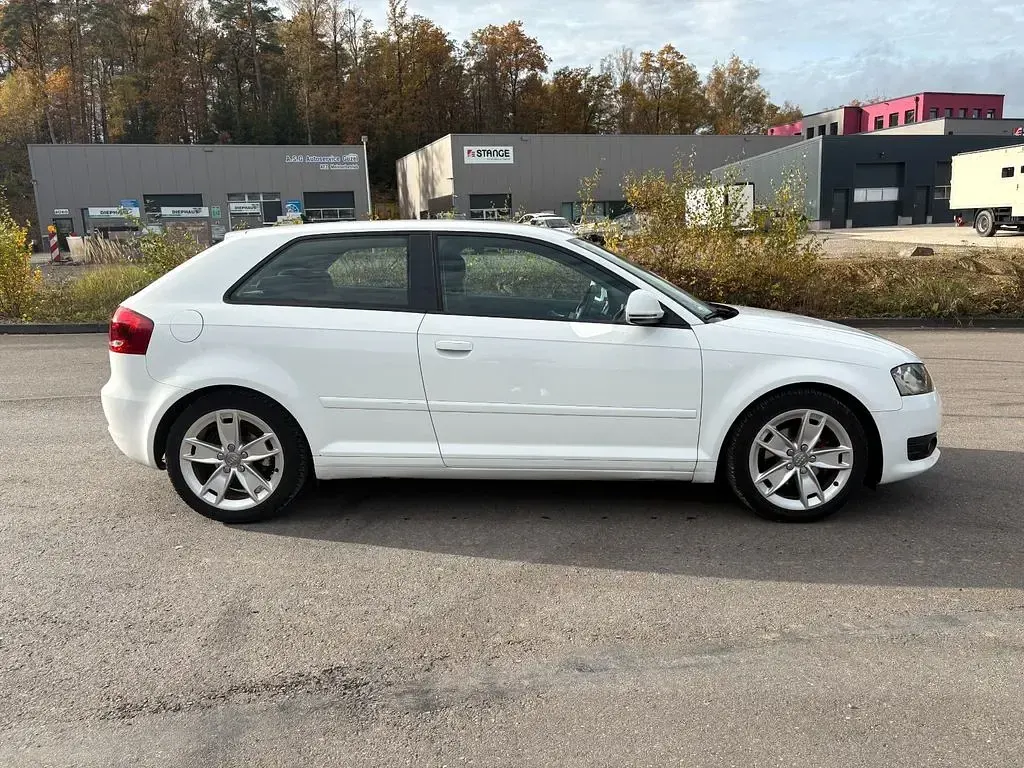 Gebraucht Audi A3 102 PS (75 kW) 2008 Weiß Kleinwagen