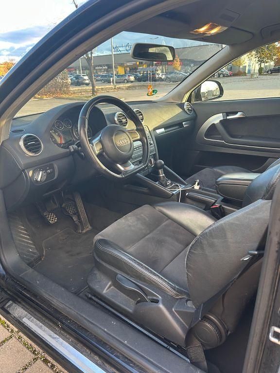 Schwarz Gebraucht 2009 Audi A3 Ambition Limousine | 5.899 € (Fairer Preis) - Bild 1/4