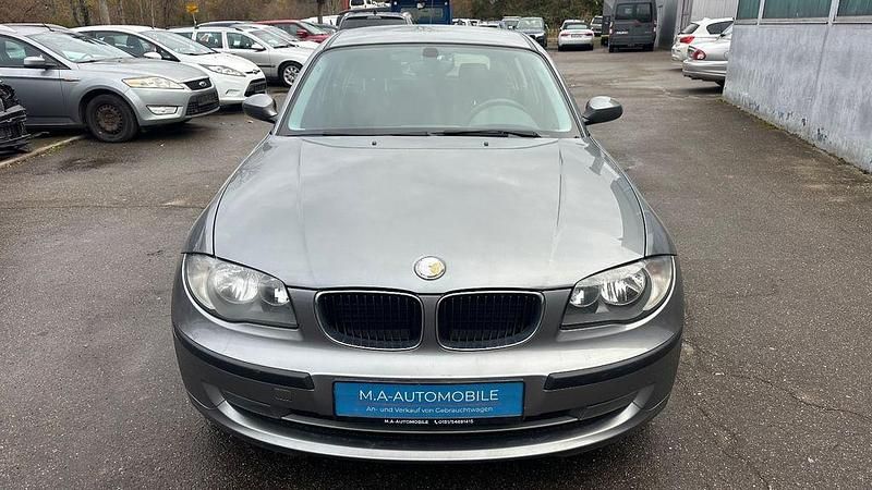 Grau Gebraucht 2009 BMW 116 Kleinwagen | 1.490 € (Superpreis) - Bild 1/4