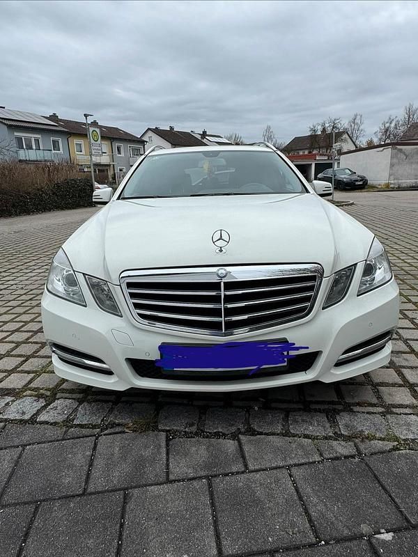 Gebraucht Mercedes E250 204 PS (150 kW) 2012 Weiß Kombi