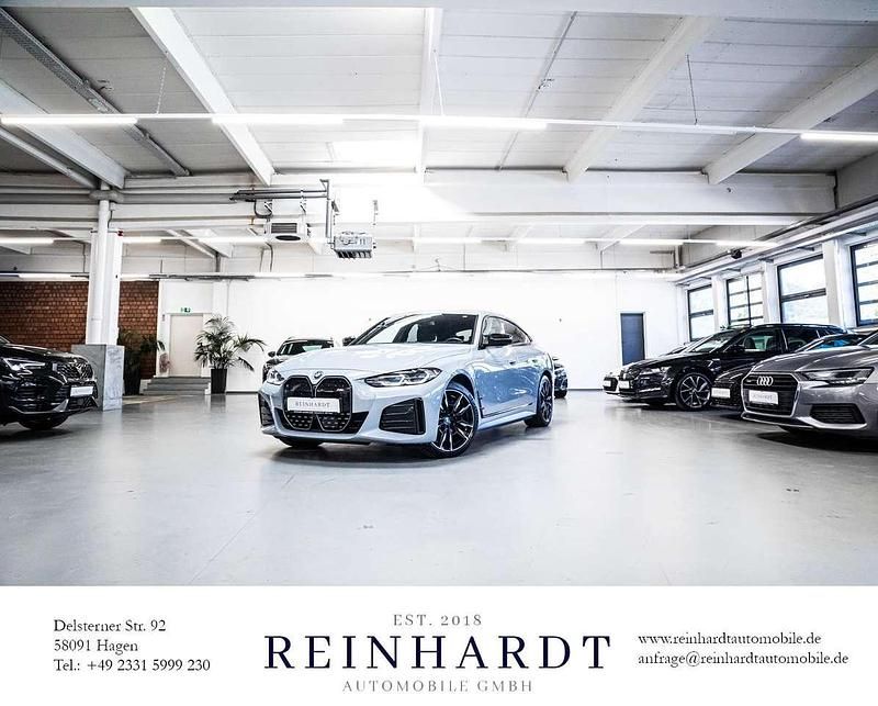 Brooklyn grau Gebraucht 2022 BMW i4 Shadowline Limousine | 47.345 € - Bild 1/3
