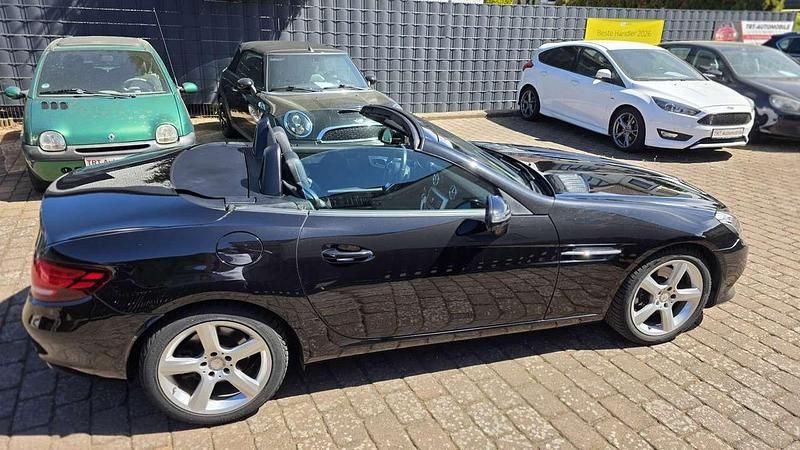 Gebraucht Mercedes SLC200 184 PS (135 kW) 2017 Obsidianschwarz  metalliclack Cabrio