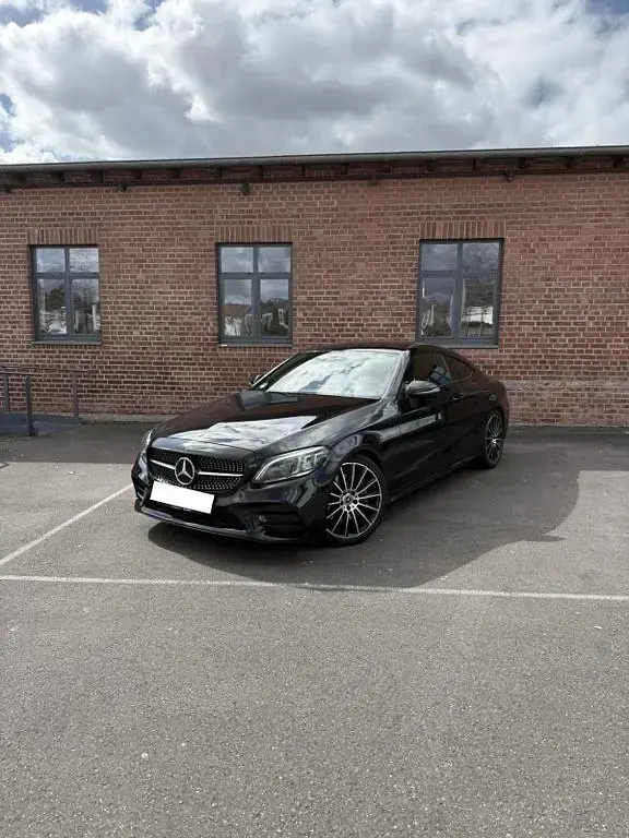 Gebraucht Mercedes C300 AMG line 258 PS (189 kW) 2018 Schwarz Coupé