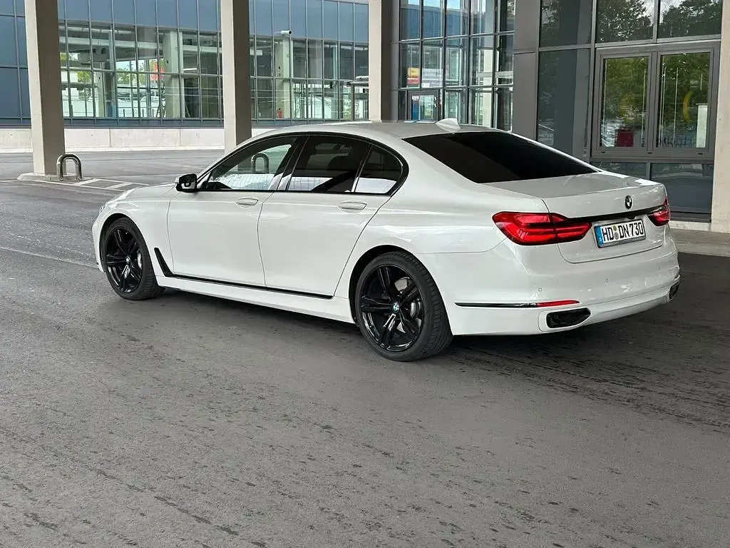 Gebraucht BMW 730 Performance 265 PS (194 kW) 2017 Weiß Limousine