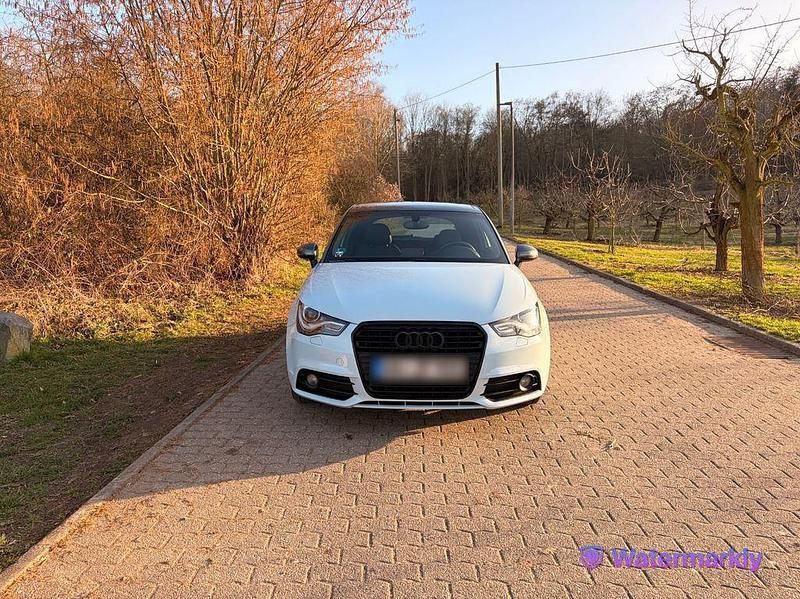 Gebraucht Audi A1 Attraction 122 PS (89 kW) 2011 Blau Kleinwagen