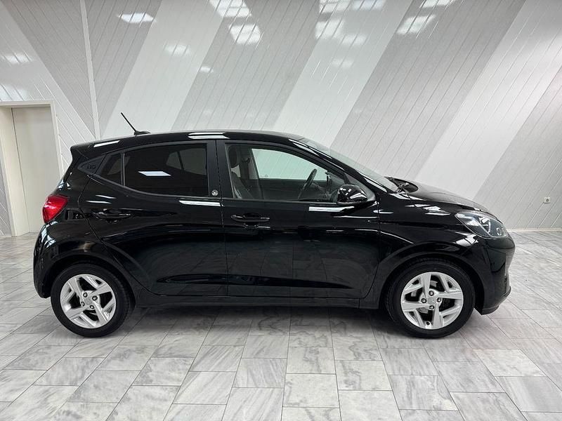 Gebraucht Hyundai i10 Edition 30 67 PS (49 kW) 2022 Schwarz Kleinwagen