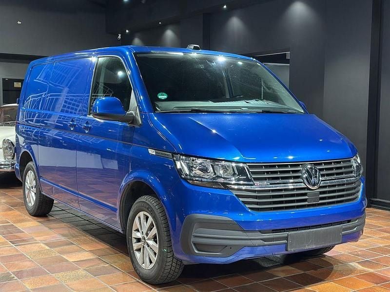 Gebraucht VW T6.1 150 PS (110 kW) 2021 Ravennablau metallic Van